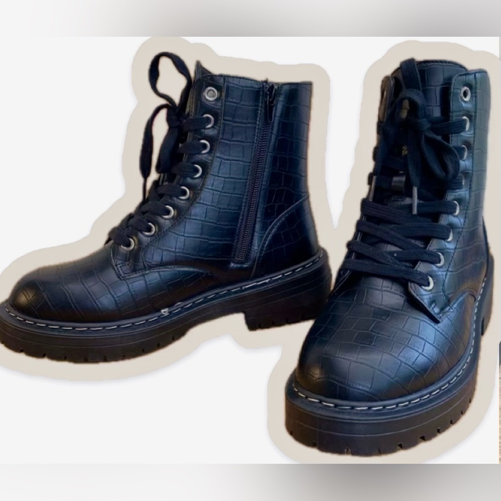 KAEDY BLACK LACE-UP ANKLE COMBAT/MOTO BOOTS
